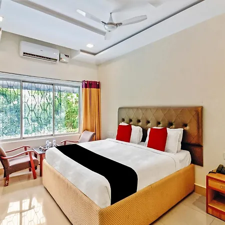 Capital O 43238 The Taj Regency Hotel 3*