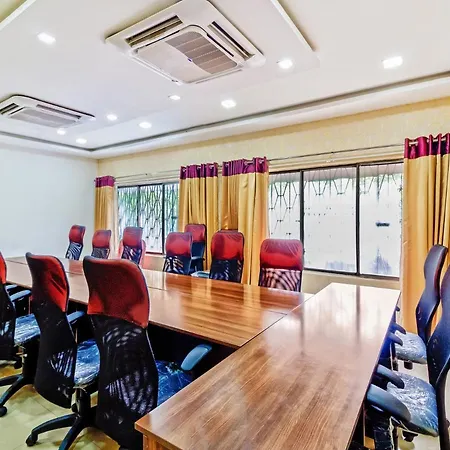 Capital O 43238 The Taj Regency Hotel 3*