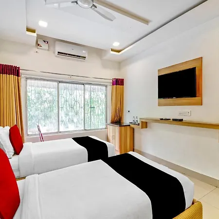 Capital O 43238 The Taj Regency Hotel 3*